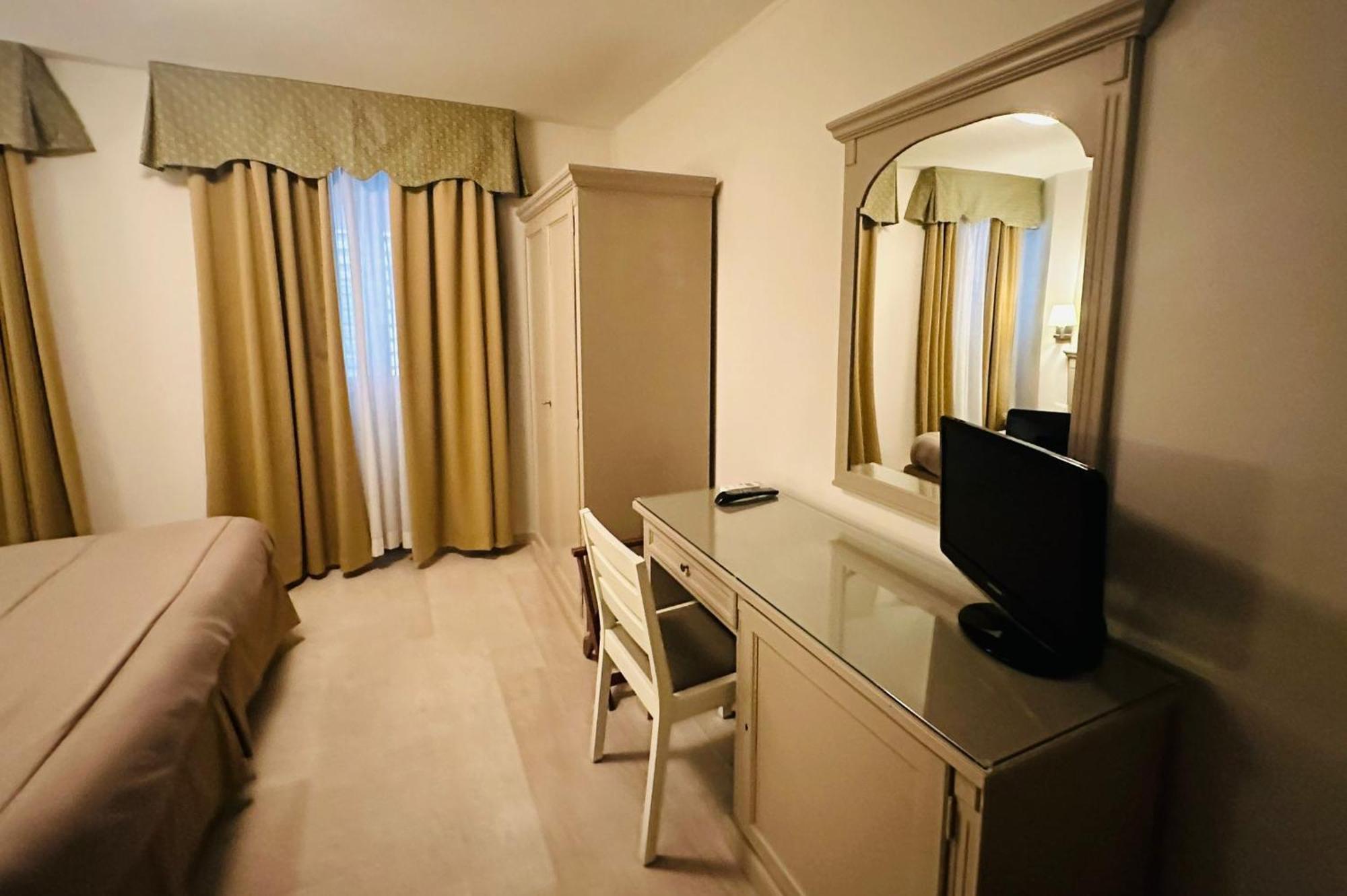 Hotel Bristol Trieszt Kültér fotó